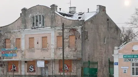 Ten budynek łączy Miłosza z Białołęką. "Ostatni moment na ratunek"