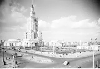 Pałac Kultury i Nauki skończył 70 lat. Świętować można na miejskim pikniku 