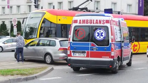 Zderzenie tramwaju z samochodem