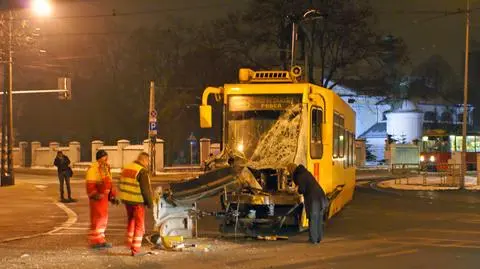 Tramwaj stracił "nos" Dwie osoby ranne