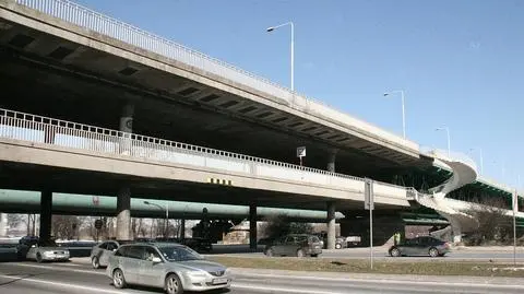 Z mostu Gdańskiego odpadł beton. Wisłostrada stanęła