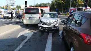 Kolizja czterech aut w Wesołej