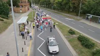 Przemarsz manifestujących taksówkarzy