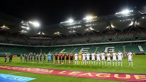 Legia zagra bez kibiców. Za race i sektorówki