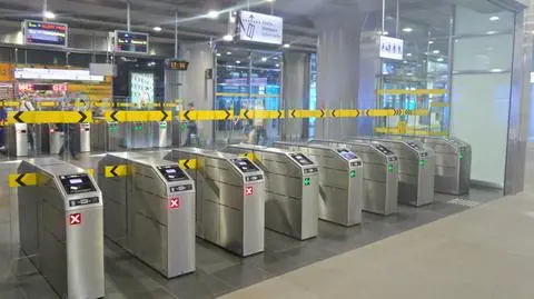 Nie jeździły pociągi na II linii metra. "Pasażer zbiegł w tunel"