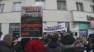 Protest przeciwników mostu Krasińskiego