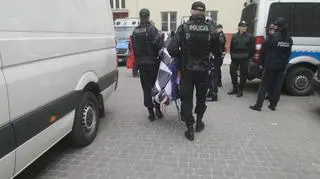 Greenpeace w rękach policji