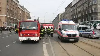 Zderzenie aut w al. Solidarności. Jedna osoba ranna