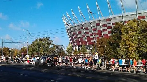 Maratończycy na ulicach Warszawy
