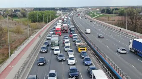 Zderzenie trzech aut, w tym ciężarówki. Korek na obwodnicy miał kilka kilometrów