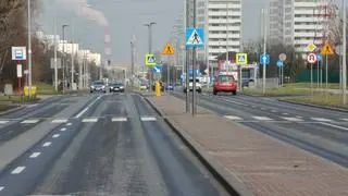 Przejście w pobliżu skrzyżowania Roentgena z Makolągwy