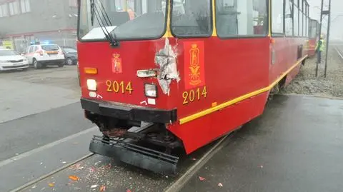 Tramwaj wykoleił się po stłuczce z tirem