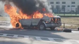 Pożar samochodu na ulicy Stawki