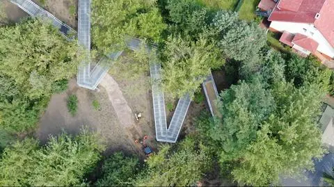 Park wokół kopca Powstania Warszawskiego na finiszu. Tak wygląda z lotu ptaka 