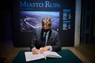 Ambasador Niemiec w Polsce Arndt Freytag von Loringhoven odwiedził Muzeum Powstania Warszawskiego
