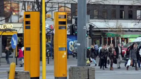 Fotoradar przy Feminie już działa. "Robi zdjęcia wjeżdżającym na czerwonym"