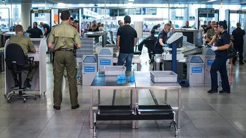 "Żart" nikogo nie rozśmieszył, pasażer z mandatem został na lotnisku