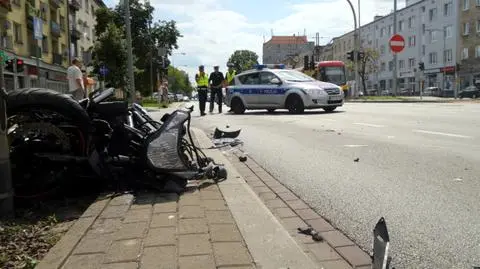 Mokotów: zderzenie mercedesa z motocyklem