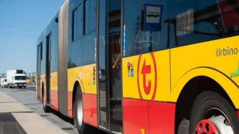 Komunikacja miejska na wakacje. Mniej autobusów, rzadsze kursy tramwajów i pociągów metra 