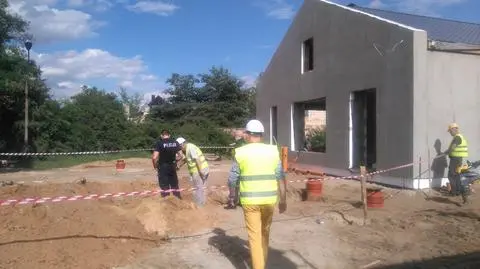 42 pociski moździerzowe odnalezione na terenie szkoły