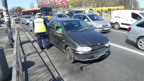 Chciał uciec z miejsca kolizji. Zatrzymali go inni kierowcy