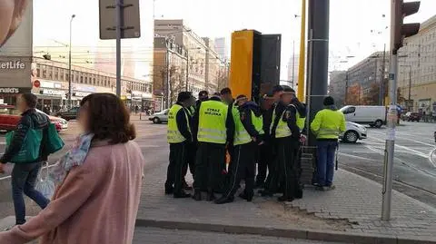 "Ilu strażników potrzeba do obsługi fotoradaru?"