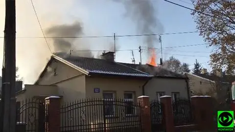 Poddasze w płomieniach. Cztery zastępy w akcji