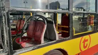 Zderzenie autobusu miejskiego z autem dostawczym