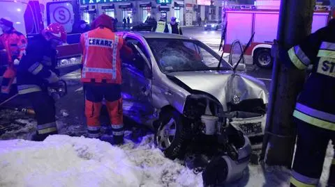 Zderzenie toyoty i subaru. Jedna osoba ranna