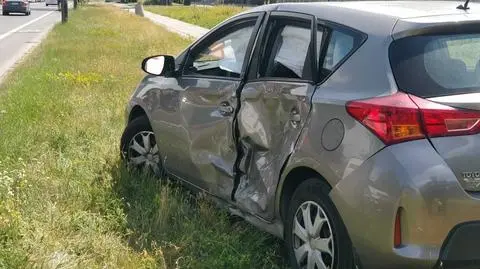 Osobówka i dostawczak zderzyły się na Woli