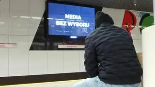 Akcja "Media bez wyboru" na stacji metra Rondo ONZ