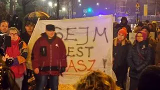 Protest przed Sejmem