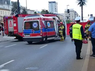 Nastolatka potrącona przez tramwaj na rondzie de Gaulle'a