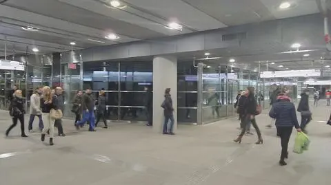 Handel na stacjach II linii metra: niektóre przetargi do powtórki