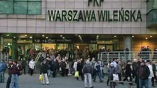 Tłumy na dworcu Wileńskim fot. Lech Marcinczak/tvnwarszawa.pl