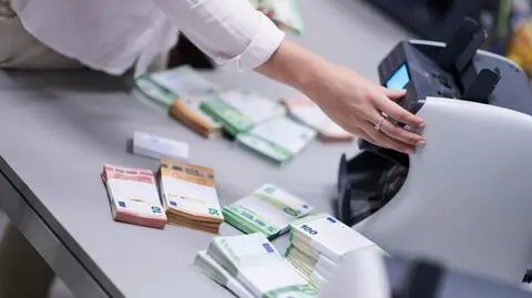 Pracownica banku z zarzutami prania pieniędzy