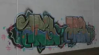 Graffiti na trasie mostu Skłodowskiej-Curie