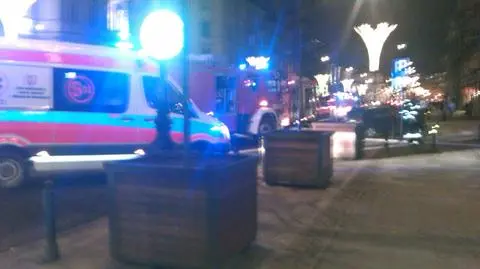 Utrudnienia w Al. Ujazdowskich przez pożar wersalki