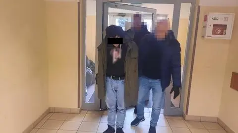 Areszt za dźgnięcie ochroniarza drogerii. Podejrzany "został przyłapany na kradzieży perfum"