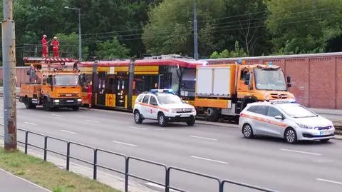 Uszkodzony tramwaj na Okopowej