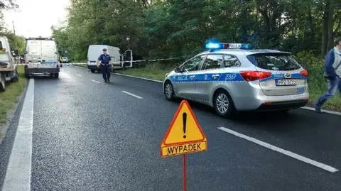 Zderzenie pięciu aut na Patriotów. "Jedna osoba zginęła"