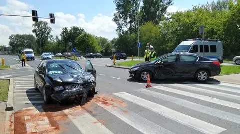 Wypadek na Wale Miedzeszyńskim. Jedna osoba poszkodowana