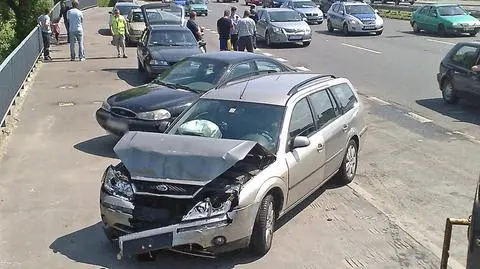 6 samochodów i motocykl zderzyły się na Wisłostradzie