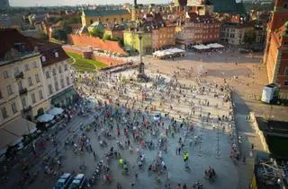 Zbiórka rowerzystów na placu Zamkowym