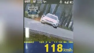 Kierowca pędził z prędkością 118 km/h