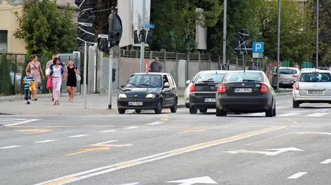 Barierka nie pomogła Wciąż jeżdżą pod prąd