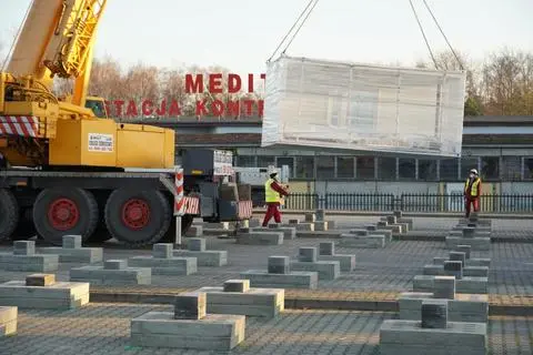 Budowa szpitala tymczasowego w Ostrołęce