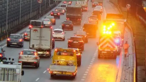 Kolizja tira z osobówką na S8