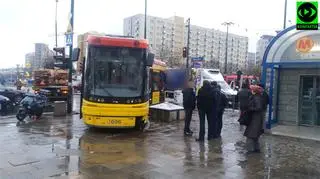 Tramwaj wykoleił się po zderzeniu z ciężarówką