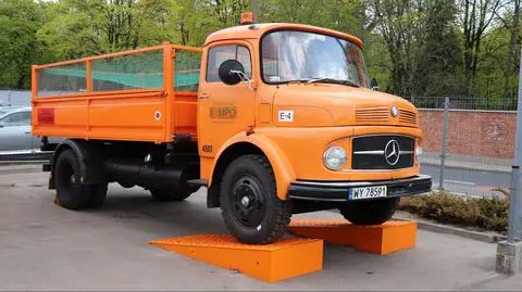 Stał porzucony za stodołą, mechanicy z MPO dali mu drugie życie